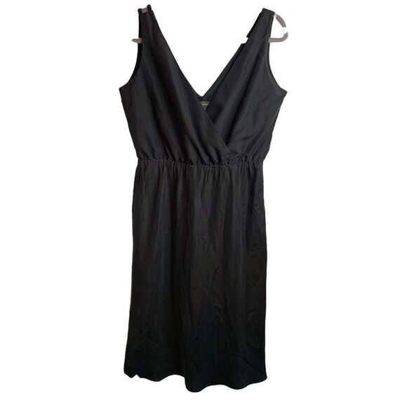 Banana Republic Black Silk Dress V-Neck Empire Waist Cocktail Dress Size 8 - Picture 1 of 11